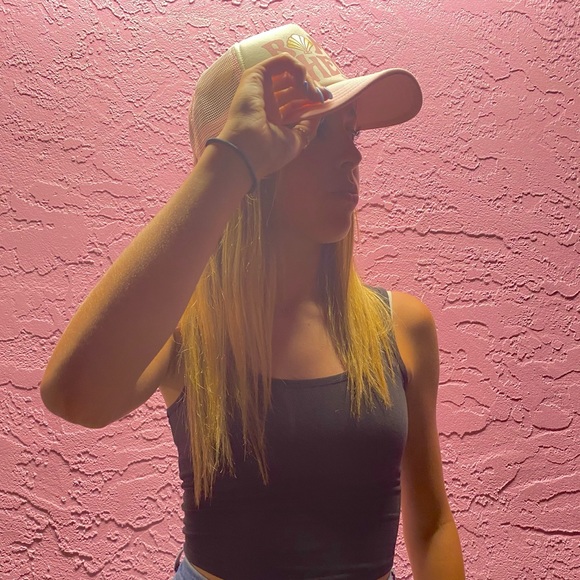 Profile Picture of Lauren Holcroft (@lcholcroft) on Poshmark