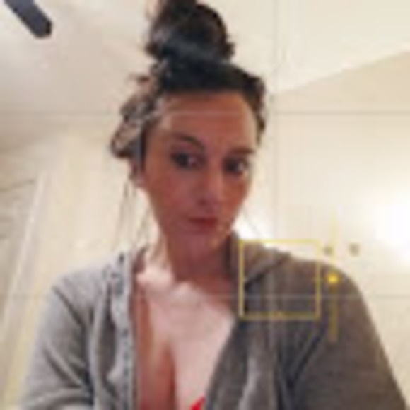 Profile Picture of Ivy Jade (@ivyj932) on Poshmark