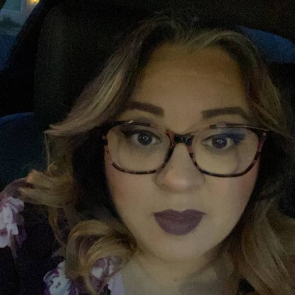 Profile Picture of Elysia Sanchez (@elysiasanchez11) on Poshmark