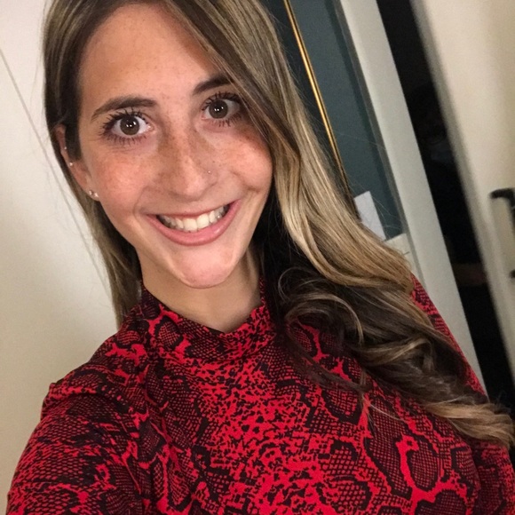 Profile Picture of Jaclyn Denaro (@jservidio1122) on Poshmark