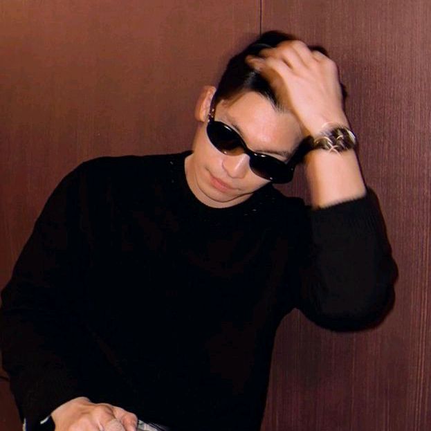 Profile Picture of oatphillips (@largefull) on Tiktok