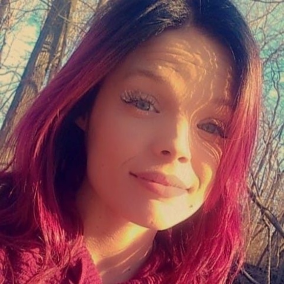 Profile Picture of Alexx Kozlowski (@alexxkozlowski) on Poshmark