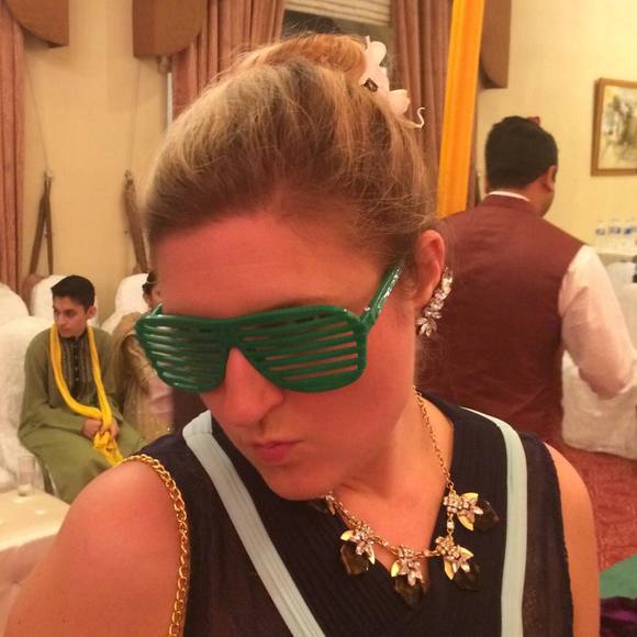 Profile Picture of Jennifer Tomich (@snowball5) on Poshmark