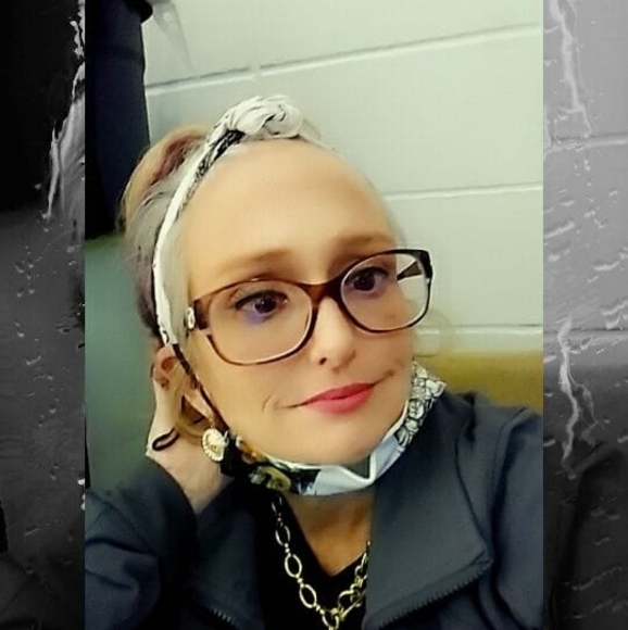 Profile Picture of Lauren Hruda (@laurenhruda) on Poshmark