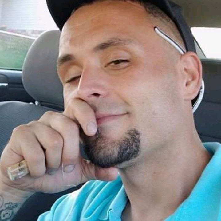 Profile Picture of Kenneth Ray (@rayray417402) on Tiktok