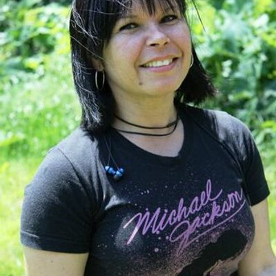 Profile Picture of Evelyn Irizarry (@EdgyEv) on Twitter