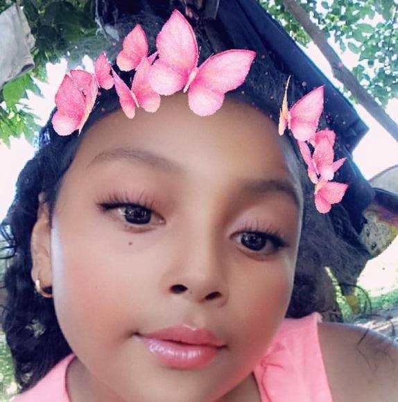 Myrna Cortez - Poshmark Profile Picture of Myrna Cortez (@myrna_cortez) on Poshmark