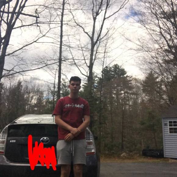 Profile Picture of Sam Healey (@sam_healey) on Poshmark