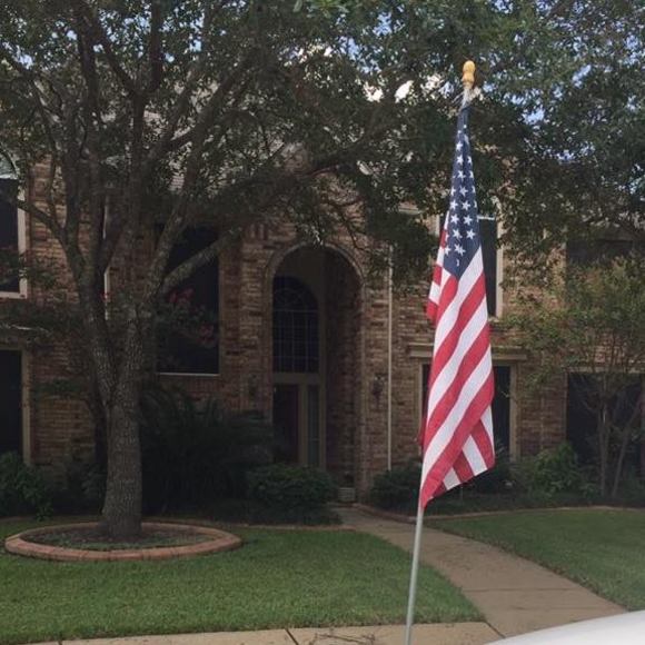 Profile Picture of Betty Battistone (@bettybattistone) on Poshmark