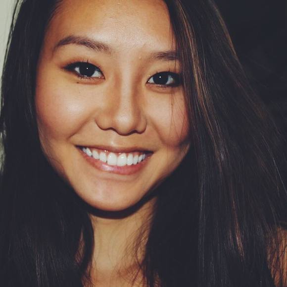 Profile Picture of Crystal Zeng (@rystalkay) on Poshmark