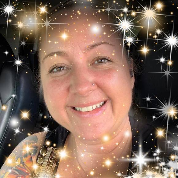 Profile Picture of Dawn Sernick (@dawnsernick) on Poshmark