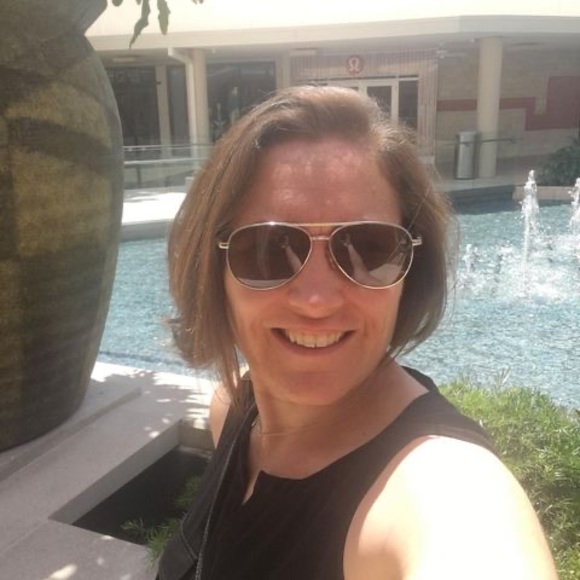 Profile Picture of Jodi Mckenna (@jodimckenna2001) on Poshmark