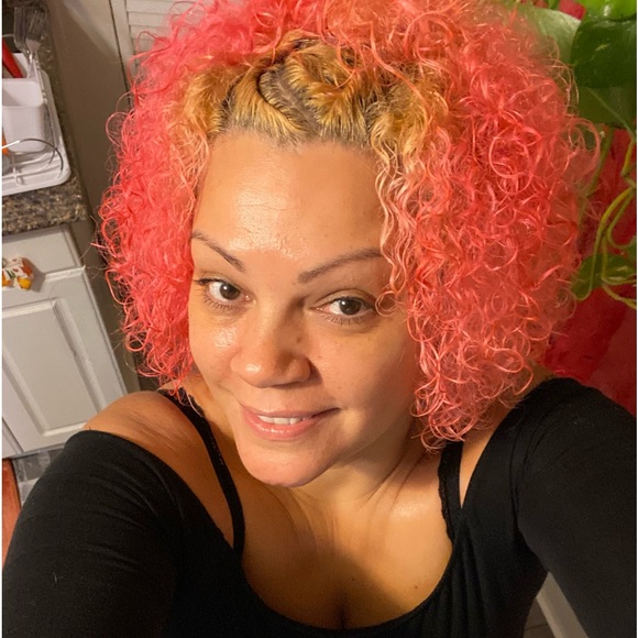 Joanna Coriano - Poshmark Profile Picture of Joanna Coriano (@joannemoreno373) on Poshmark