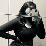 Profile Picture of Julie Desai 🕊✨ (@juliedesai) on Instagram