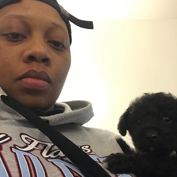 Profile Picture of Tyshay Mabins (@tyshaymabins) on Poshmark