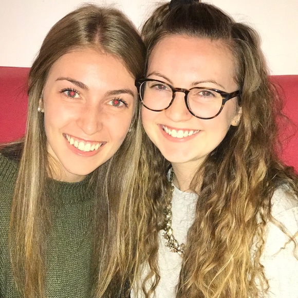 Profile Picture of Kate Axtell (@kateaxtell) on Poshmark