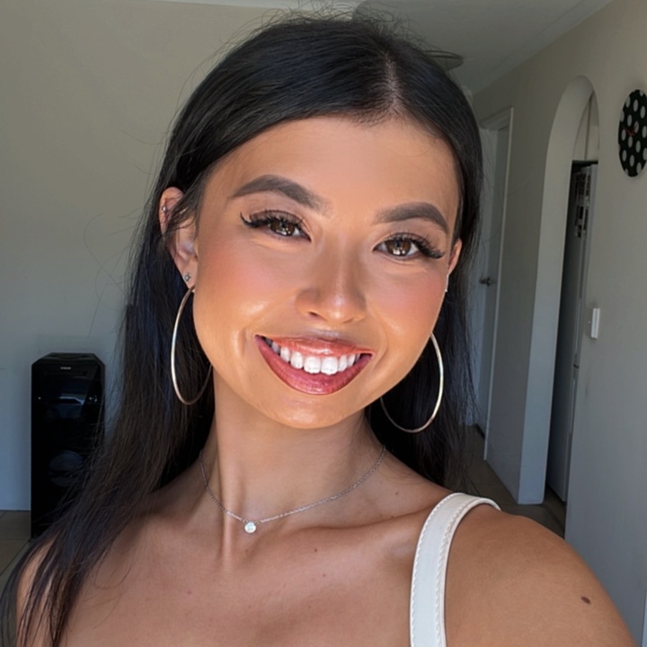 Profile Picture of 𝒂𝒍𝒊𝒄𝒊𝒂 (@alicialumsdenx) on Tiktok