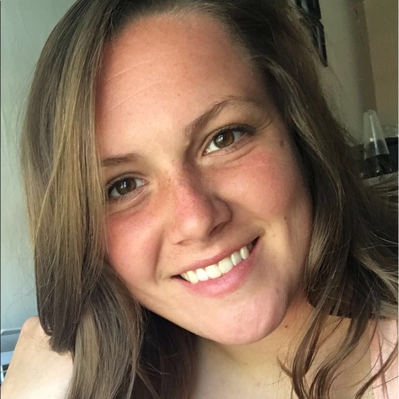 Profile Picture of Heather Monk (@h_monk424) on Poshmark