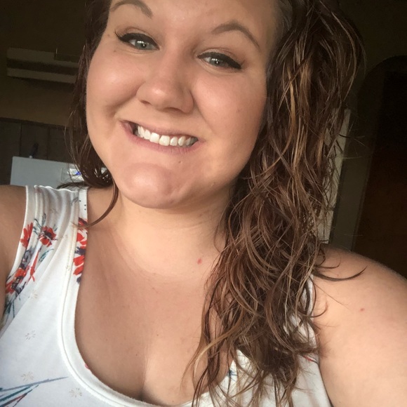 Payton Cyrus - Poshmark Profile Picture of Payton Cyrus (@pcyrus18) on Poshmark