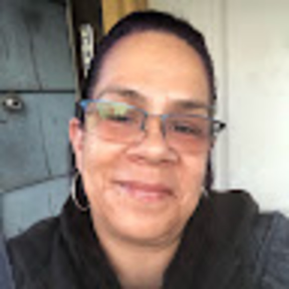 Profile Picture of Maxi Ramos-bolden (@mrp7268) on Poshmark