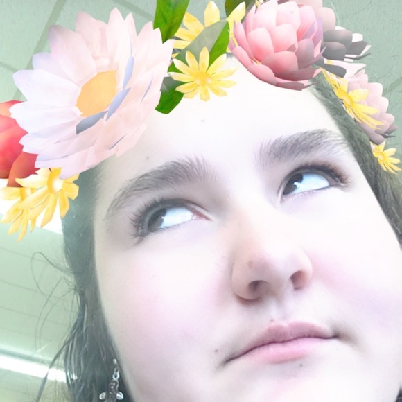 Profile Picture of Breanne Keister (@brebre815) on Poshmark