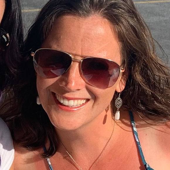 Profile Picture of Shelly Ann (@shellyann629) on Poshmark