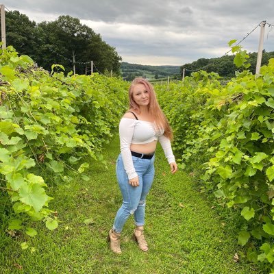 Profile Picture of 🌸Cassie Campbell🌸 (@ccampbell1022) on Twitter