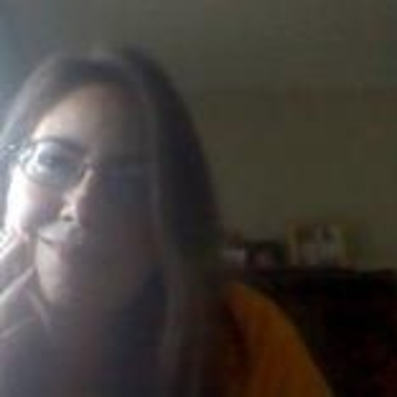 Profile Picture of Heike Lopez (@heidlo) on Poshmark