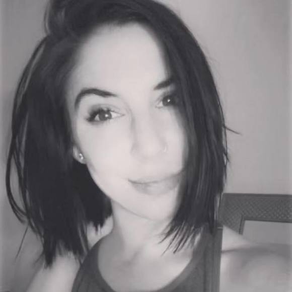 Profile Picture of Gina Dyrda (@ginadyrda) on Poshmark