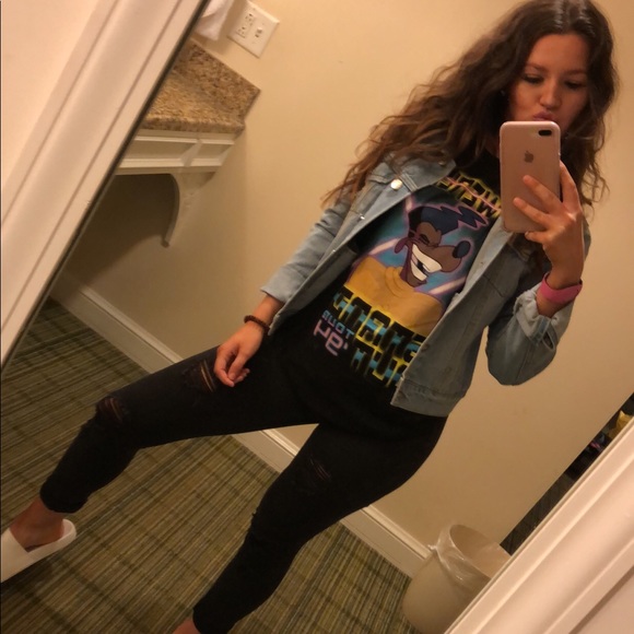 Profile Picture of Morgan Matrana (@morgan_matrana) on Poshmark