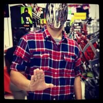 Profile Picture of Chris Longfellow (@Alida3952) on Twitter