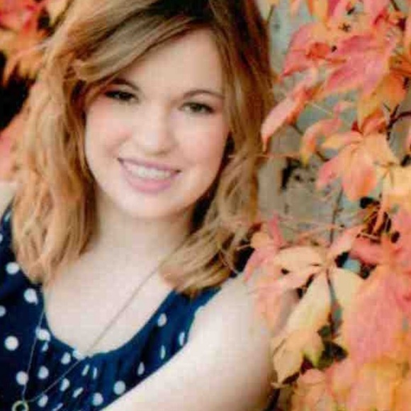 Profile Picture of Christine Schultz (@cspurplelaney) on Poshmark