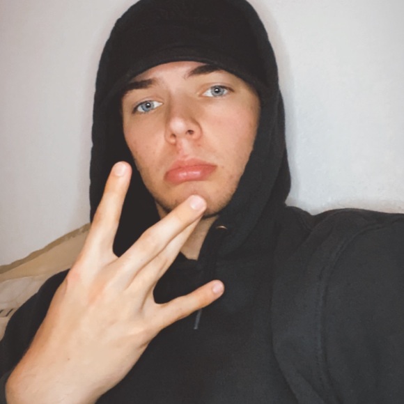 Profile Picture of Jacob Seaman (@jacob__42) on Poshmark