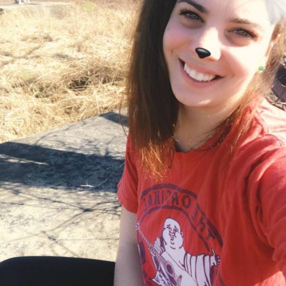 Profile Picture of Kimberely Nevins (@kimmy21917) on Poshmark