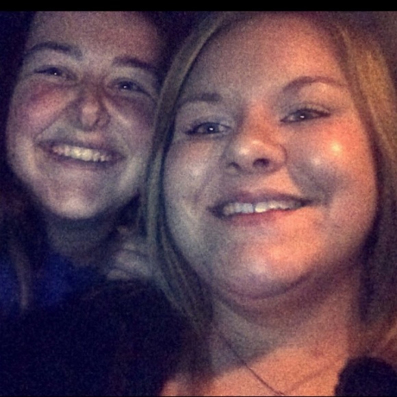 Shelby Humphreys - Poshmark Profile Picture of Shelby Humphreys (@shell_b97) on Poshmark