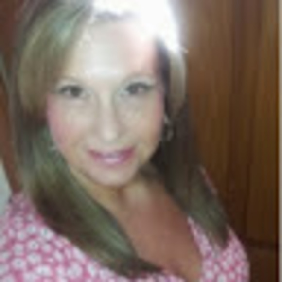 Profile Picture of Christy Cothren (@christycothren) on Poshmark