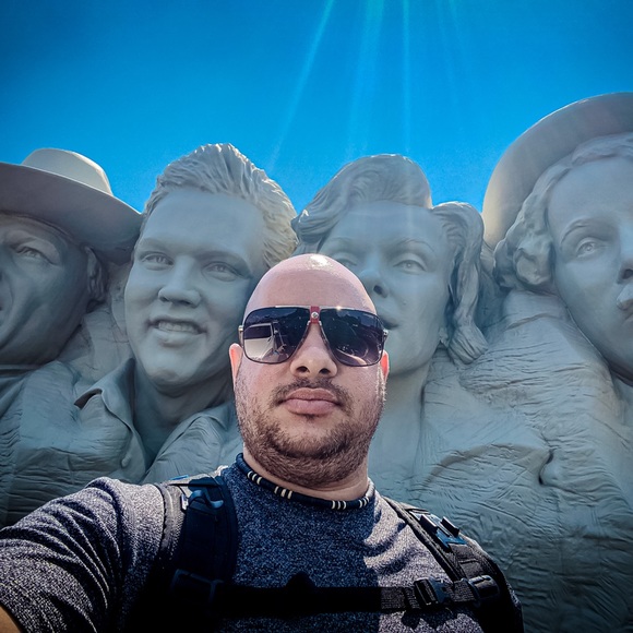 Profile Picture of David Consuegra pereira (@eldavy) on Poshmark