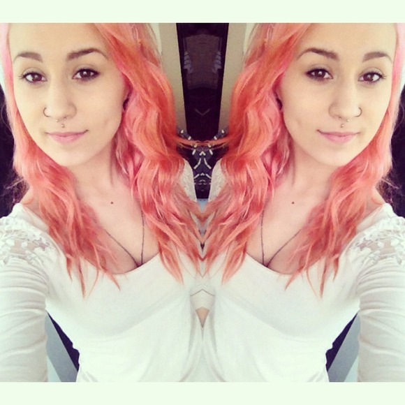 Profile Picture of Cassie Fiasconaro (@cassiexox) on Poshmark