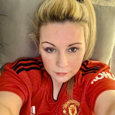 Profile Picture of Sarahidontthinkso (@SarahMouse8) on Twitter