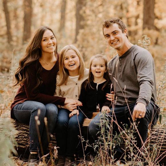 Profile Picture of Vanessa Quinn (@vanessaboyd24) on Poshmark