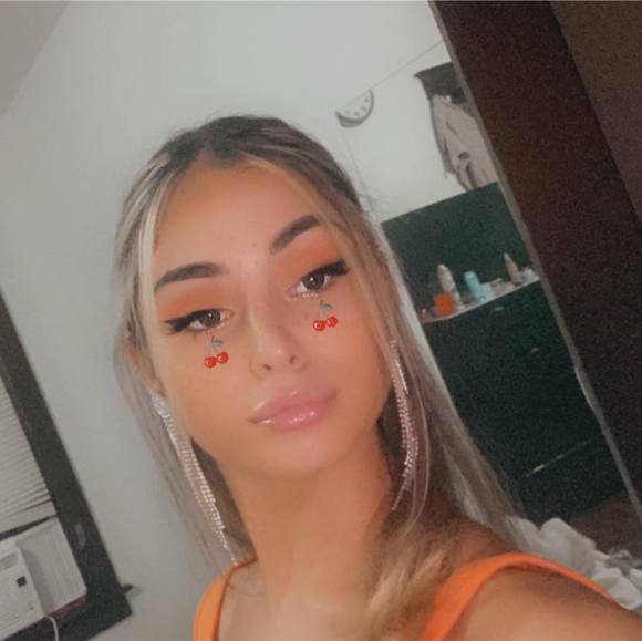 Daniella Barkan - Poshmark Profile Picture of Daniella Barkan (@danellavanella) on Poshmark