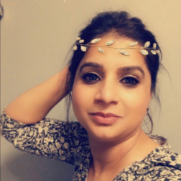 Profile Picture of Alka Sethi (@alkasethi2003) on Poshmark