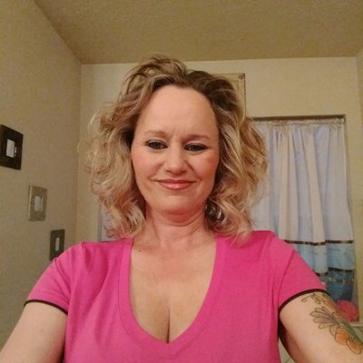 Profile Picture of Kathy Hanks (@KathyHanks10) on Twitter