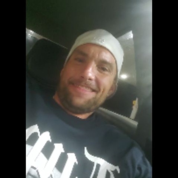 Profile Picture of Luke Bell (@belluke21) on Poshmark