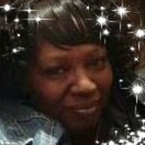 Profile Picture of Paula So outstanding (@msedwards86) on Poshmark