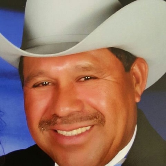 Profile Picture of Julio Tello (@julio_tello) on Poshmark