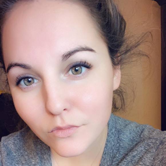 Profile Picture of Amanda Mccomsey (@a_mccomsey333) on Poshmark