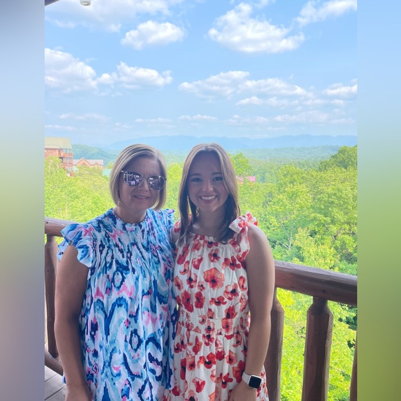 Profile Picture of Amanda Wolfe (@amwolfe815) on Poshmark