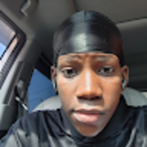 Profile Picture of Eliezer Simao (@eliezersimao) on Poshmark