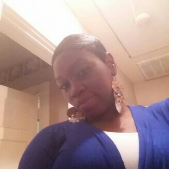 Profile Picture of Lakeshia Wilson (@drebugking15) on Poshmark